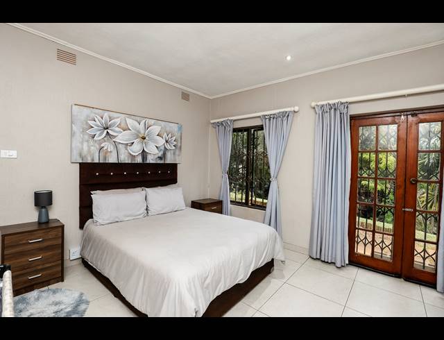 3 BEDROOM APARTMENT FOR SALE IN UMHLANGA RIDGE